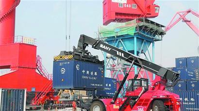 海鐵聯(lián)運(yùn) 暢通國(guó)際動(dòng)脈，守護(hù)島城春節(jié)物資供應(yīng)